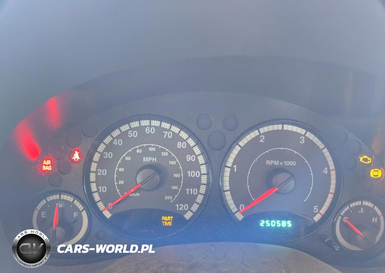 2005 Jeep Liberty Sport VIN:1J4GL48525W681175 - 9