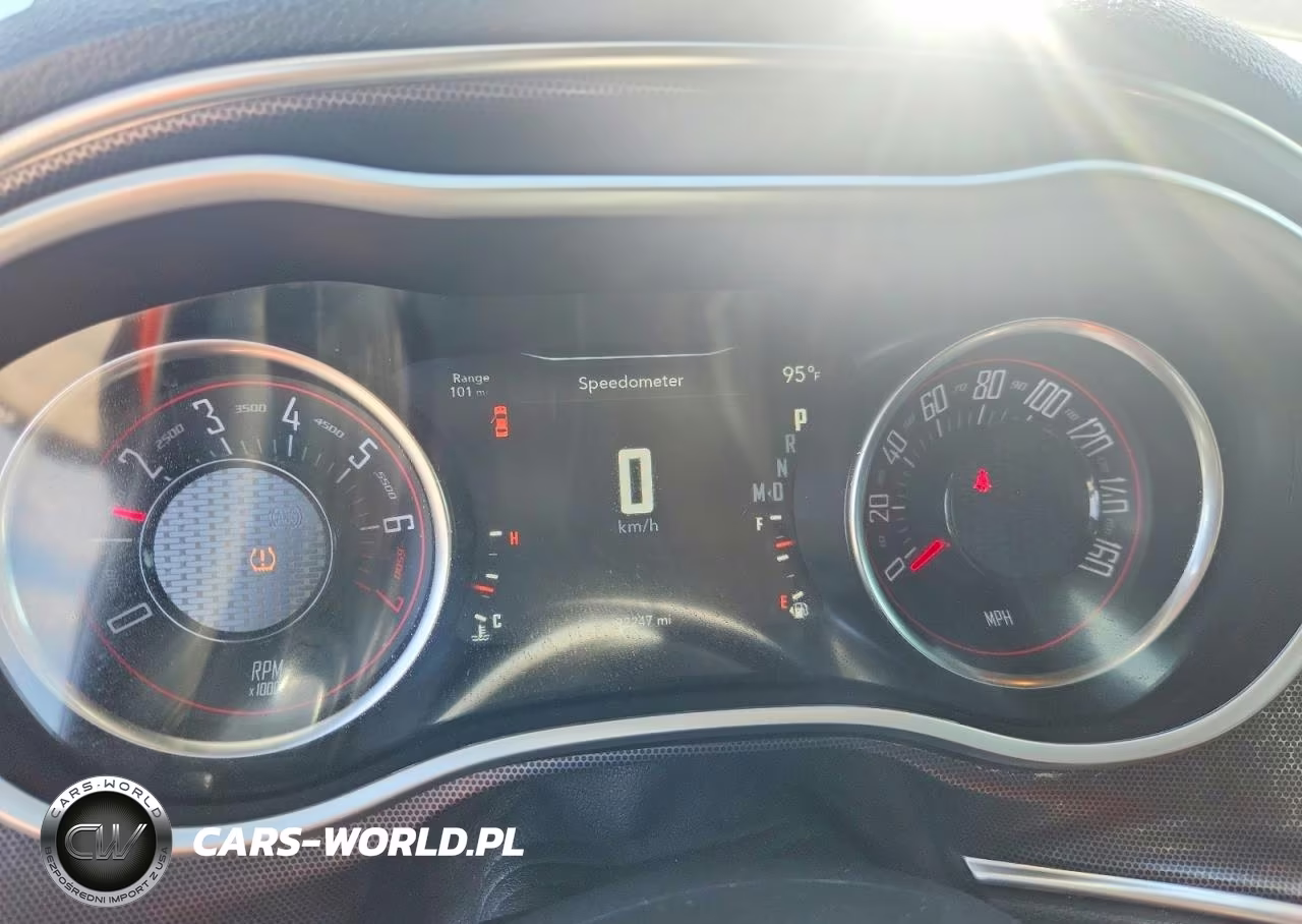 2018 Dodge Challenger Gt VIN:2C3CDZGG5JH252739 - 9