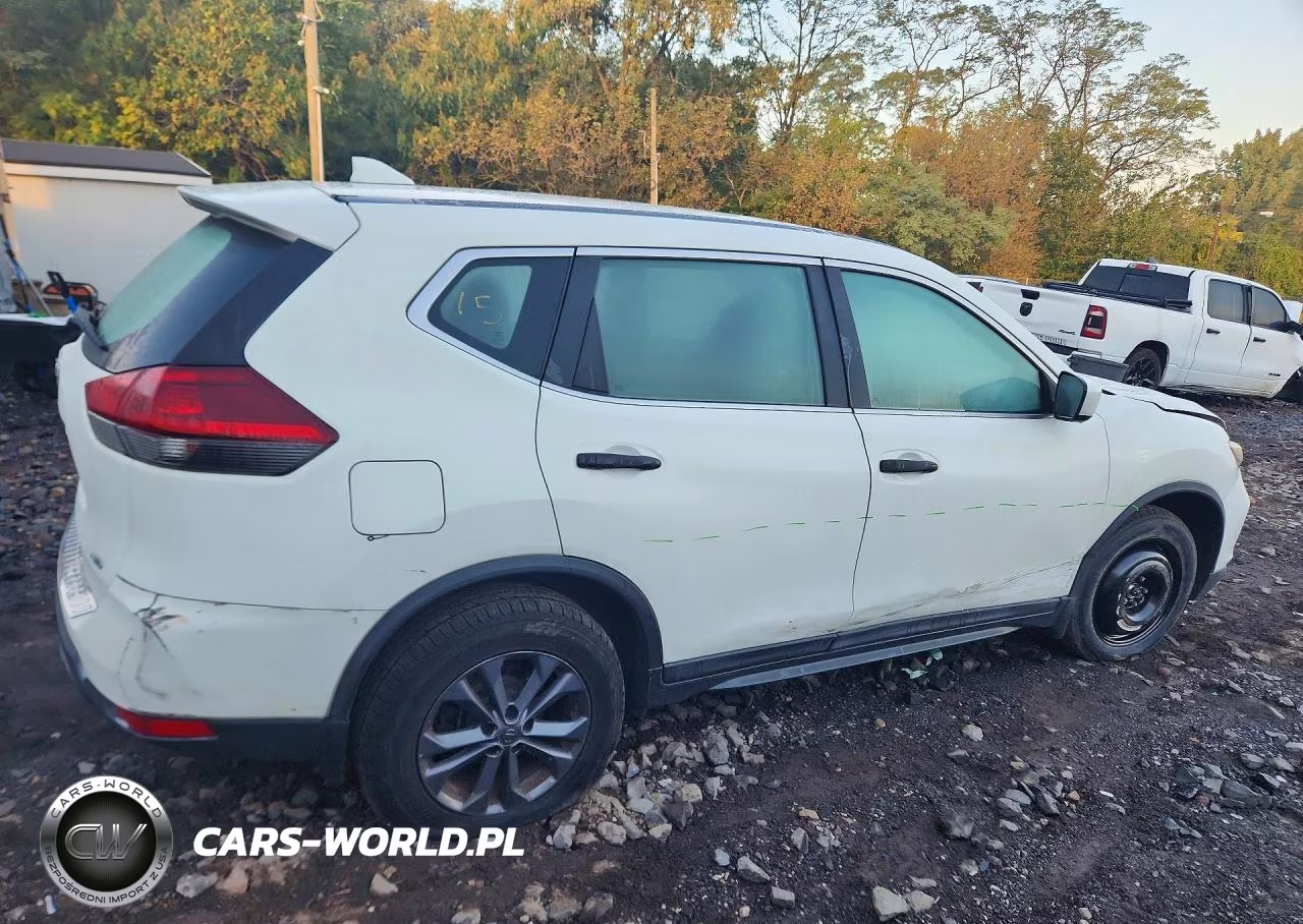 2018 Nissan Rogue S VIN:5N1AT2MV1JC717936 - 3