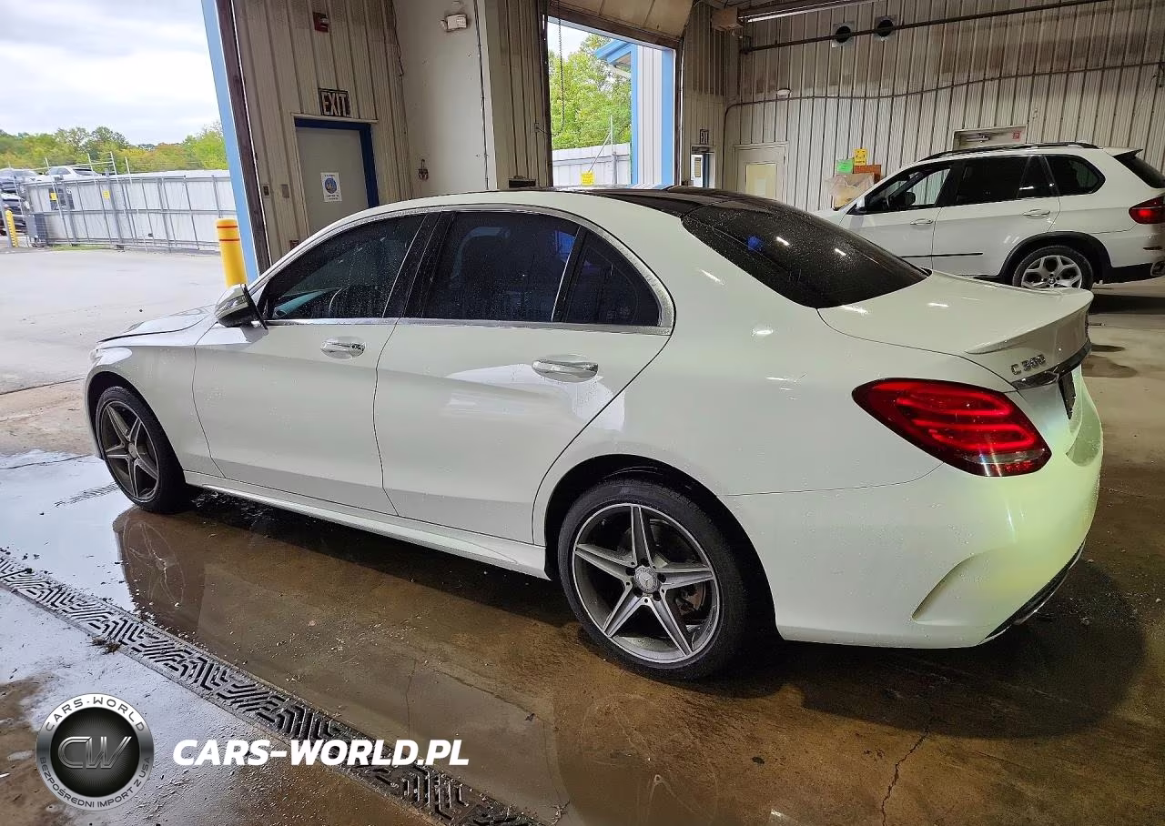 2015 Mercedes-Benz C 300 4Matic VIN:55SWF4KB0FU039257 - 2