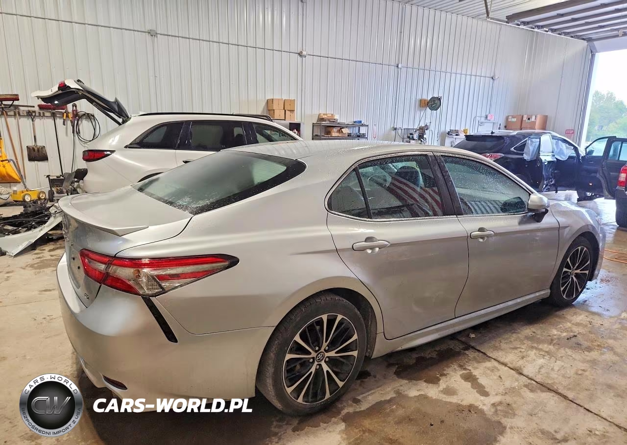 2018 Toyota Camry Se VIN:4T1B11HK3JU071975 - 3