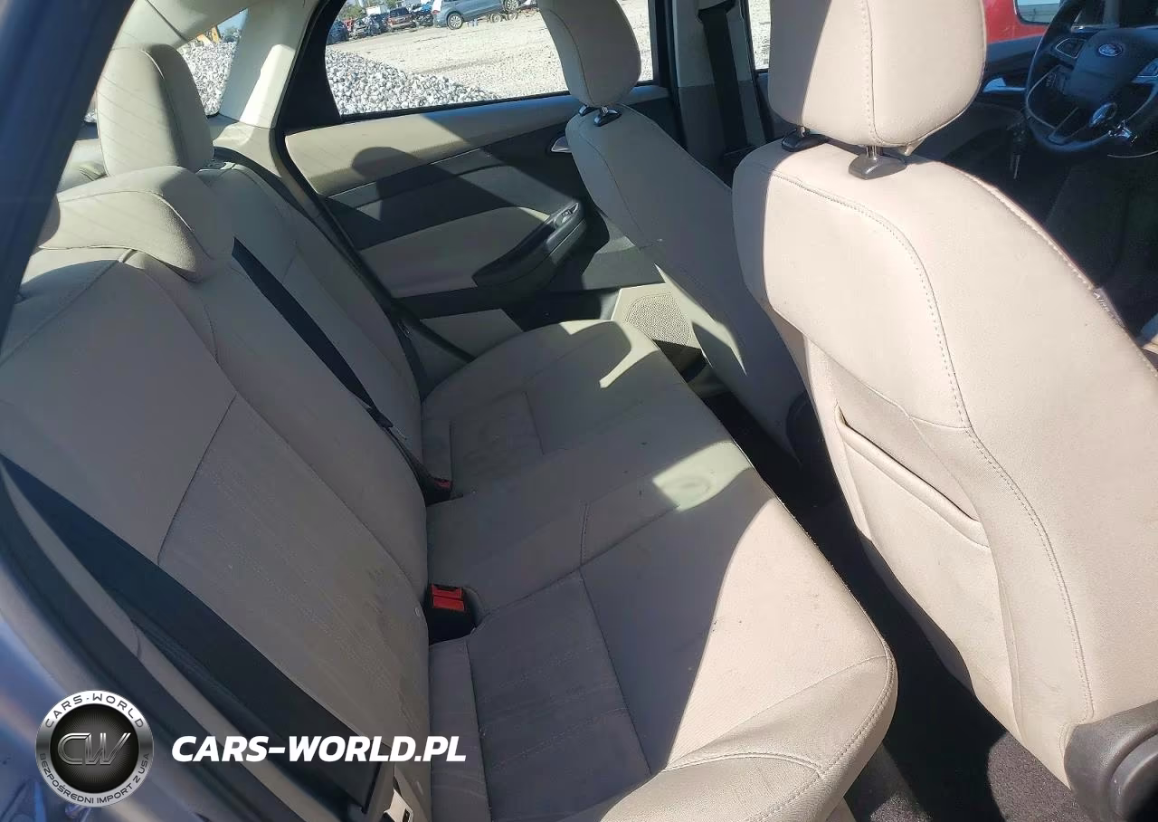 2018 Ford Focus Se VIN:1FADP3FE1JL267980 - 10