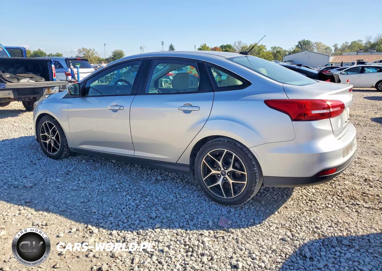 2018 Ford Focus Se VIN:1FADP3FE1JL267980 - 2