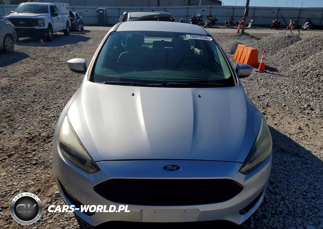 2018 Ford Focus Se VIN:1FADP3FE1JL267980 - 5