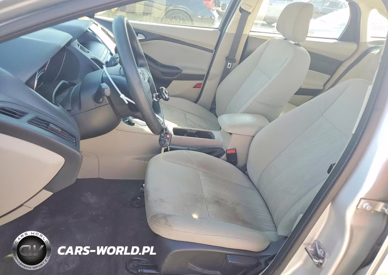 2018 Ford Focus Se VIN:1FADP3FE1JL267980 - 7