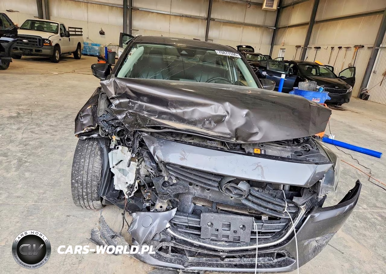 2018 Mazda 3 Touring VIN:3MZBN1V32JM177258 - 5
