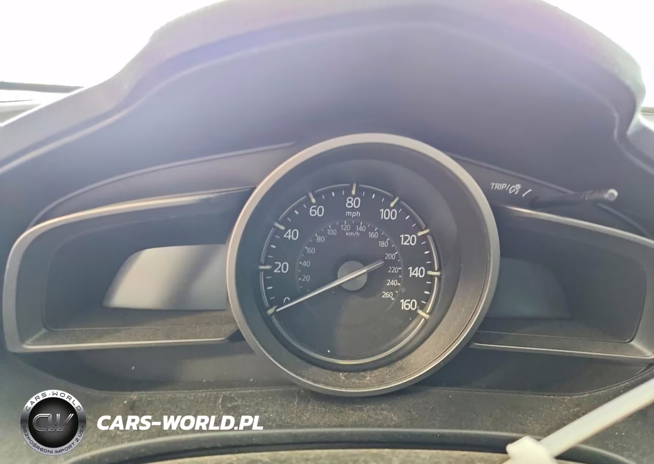 2018 Mazda 3 Touring VIN:3MZBN1V32JM177258 - 9
