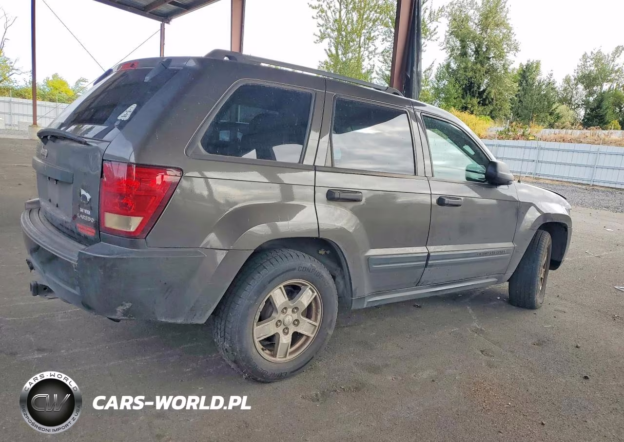 2005 Jeep Grand Cherokee Laredo VIN:1J4GR48K65C644037 - 3