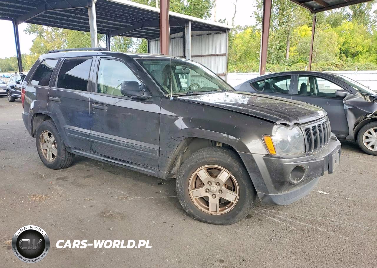 2005 Jeep Grand Cherokee Laredo VIN:1J4GR48K65C644037 - 4