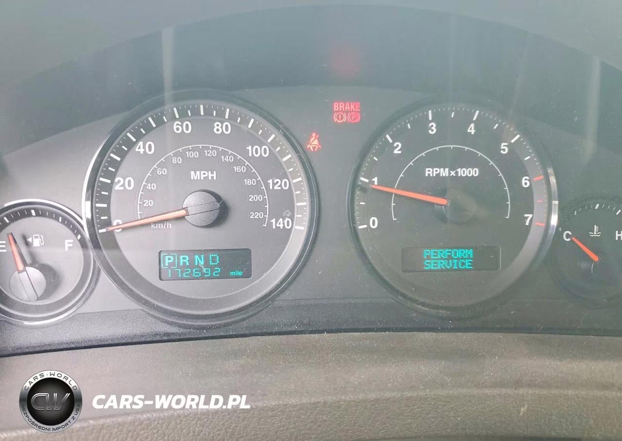 2005 Jeep Grand Cherokee Laredo VIN:1J4GR48K65C644037 - 9