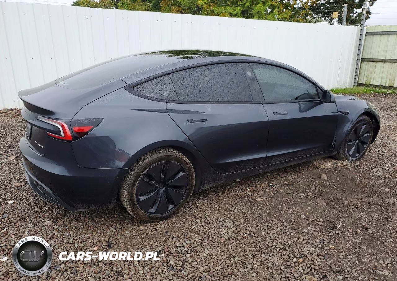 2025 Tesla Model 3 VIN:5YJ3E1EB8SF878567 - 3