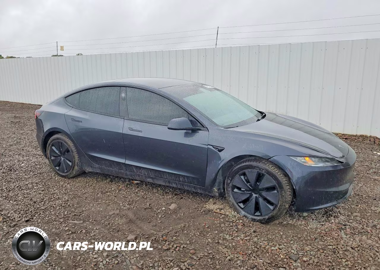 2025 Tesla Model 3 VIN:5YJ3E1EB8SF878567 - 4