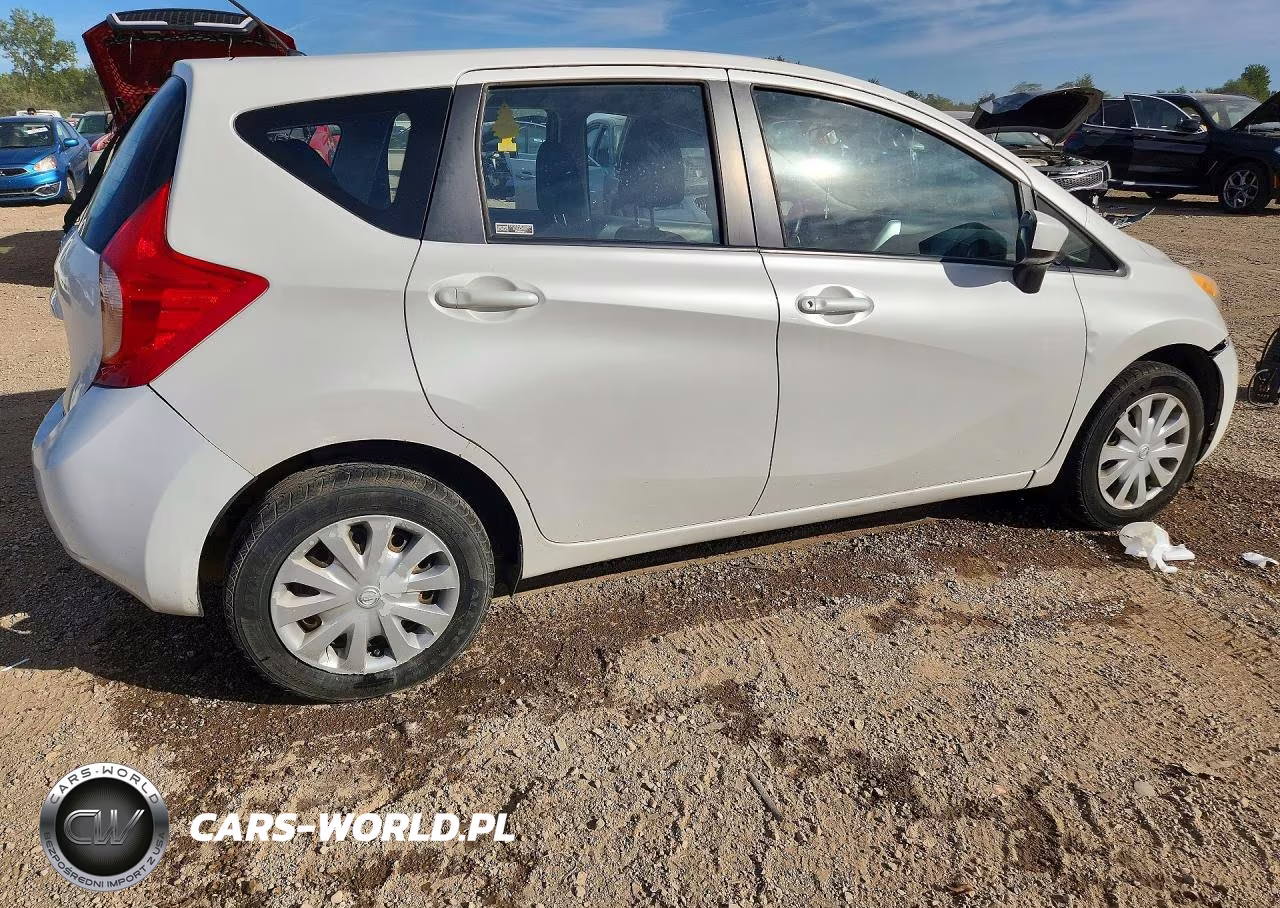 2015 Nissan Versa Note S Plus VIN:3N1CE2CP5FL387078 - 3