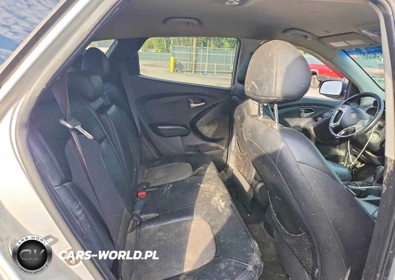 2012 Hyundai Tucson Gls VIN:KM8JUCAC9CU473794 - 10