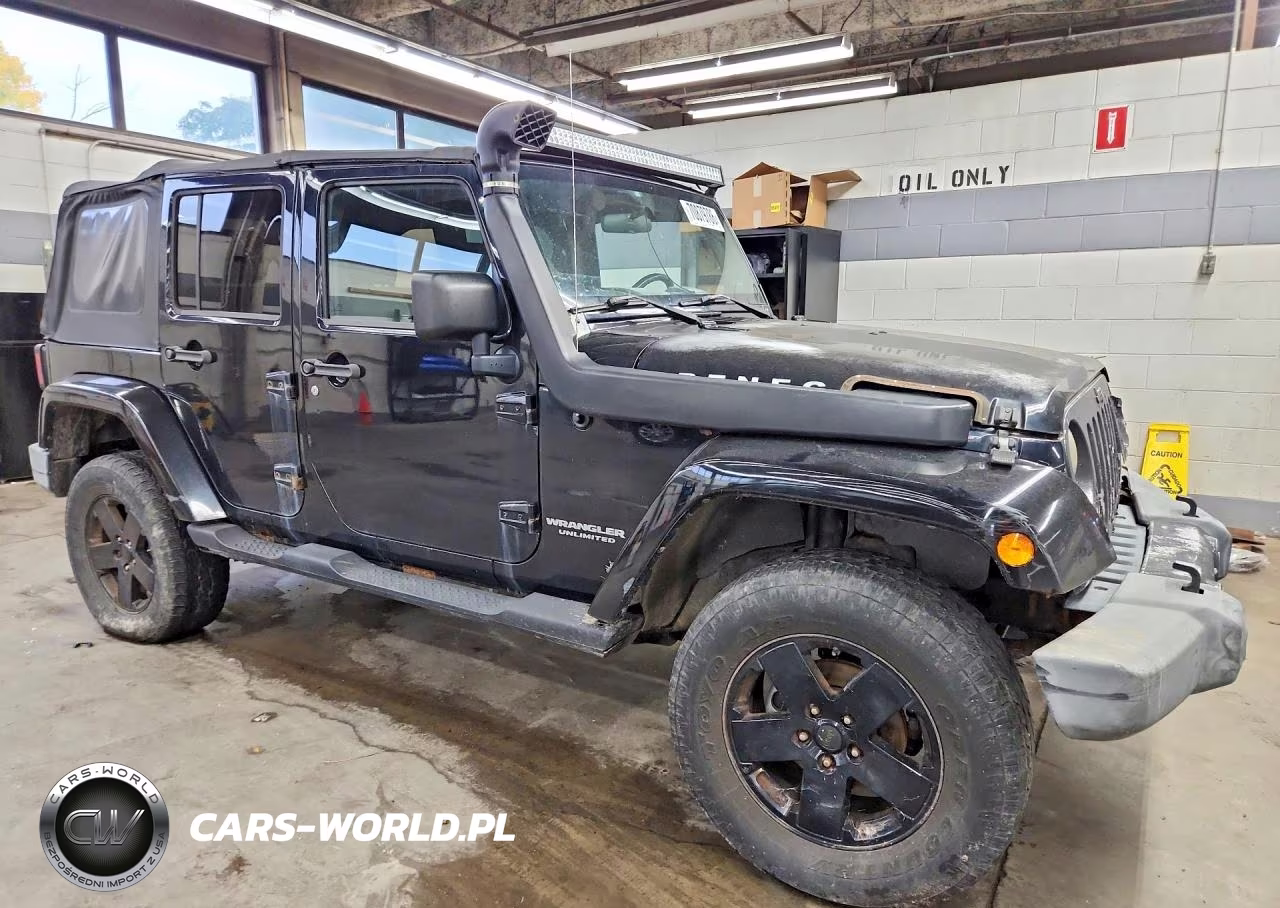 2008 Jeep Wrangler Unlimited Sahara VIN:1J4GA59138L503899 - 4