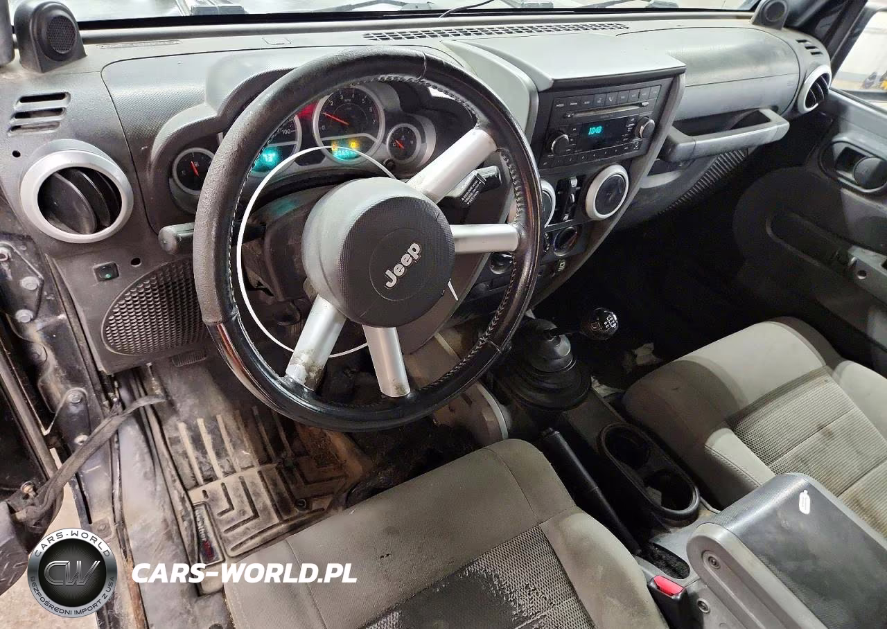 2008 Jeep Wrangler Unlimited Sahara VIN:1J4GA59138L503899 - 8