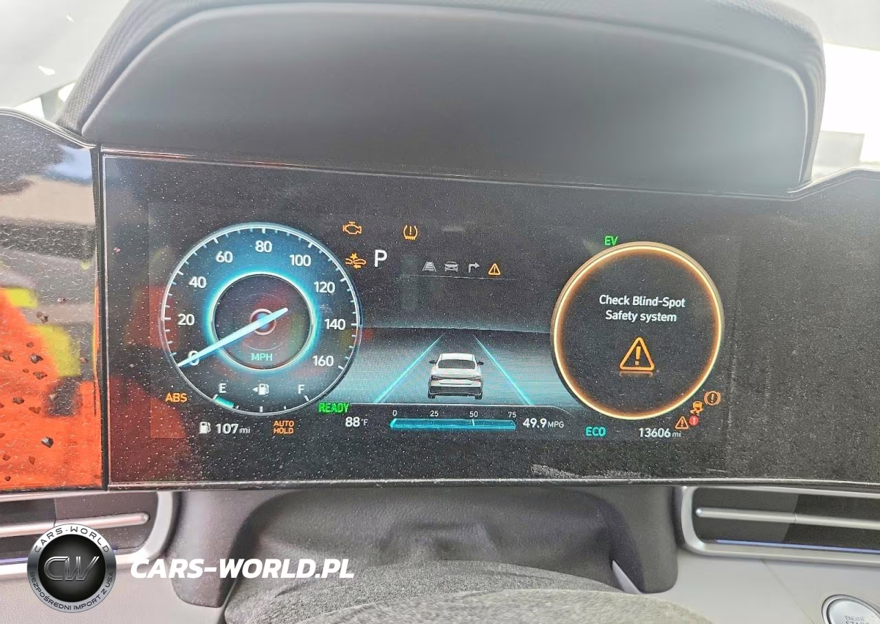 2025 Hyundai Elantra Limited VIN:KMHLN4DJ8SU143665 - 9