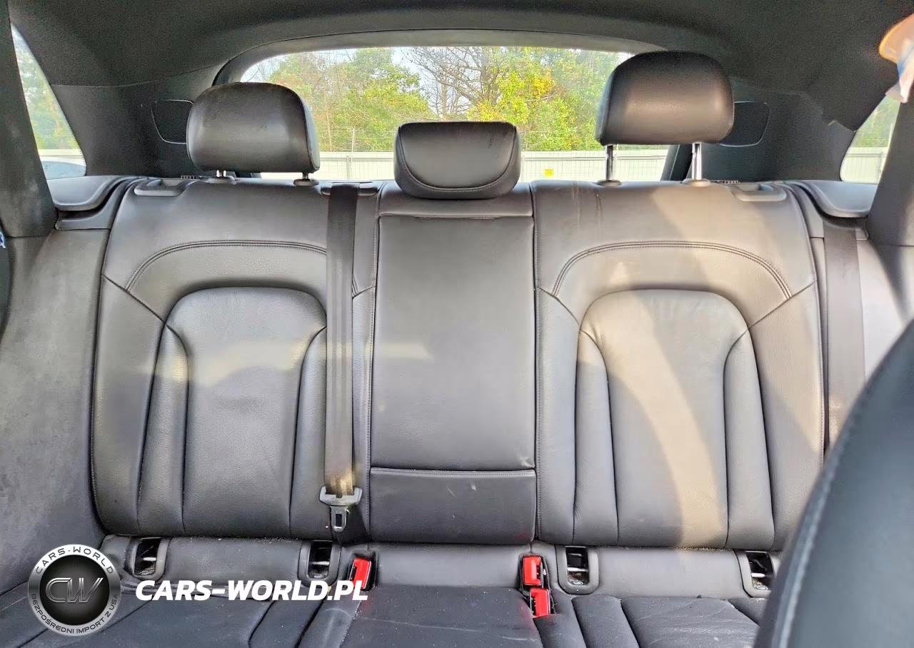 2018 Audi Q3 Premium Plus VIN:WA1JCCFS5JR028874 - 10