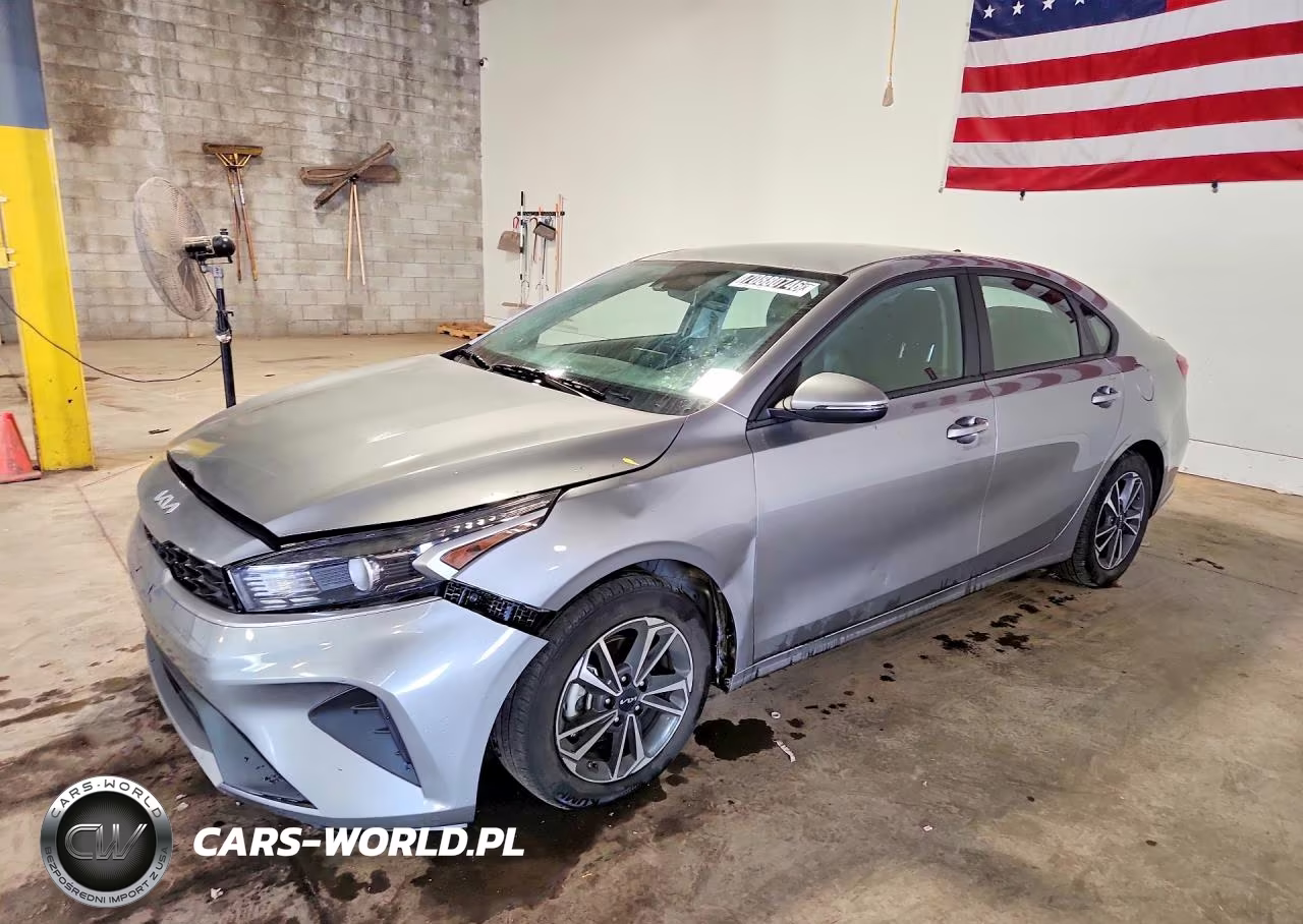 2023 Kia Forte Lxs