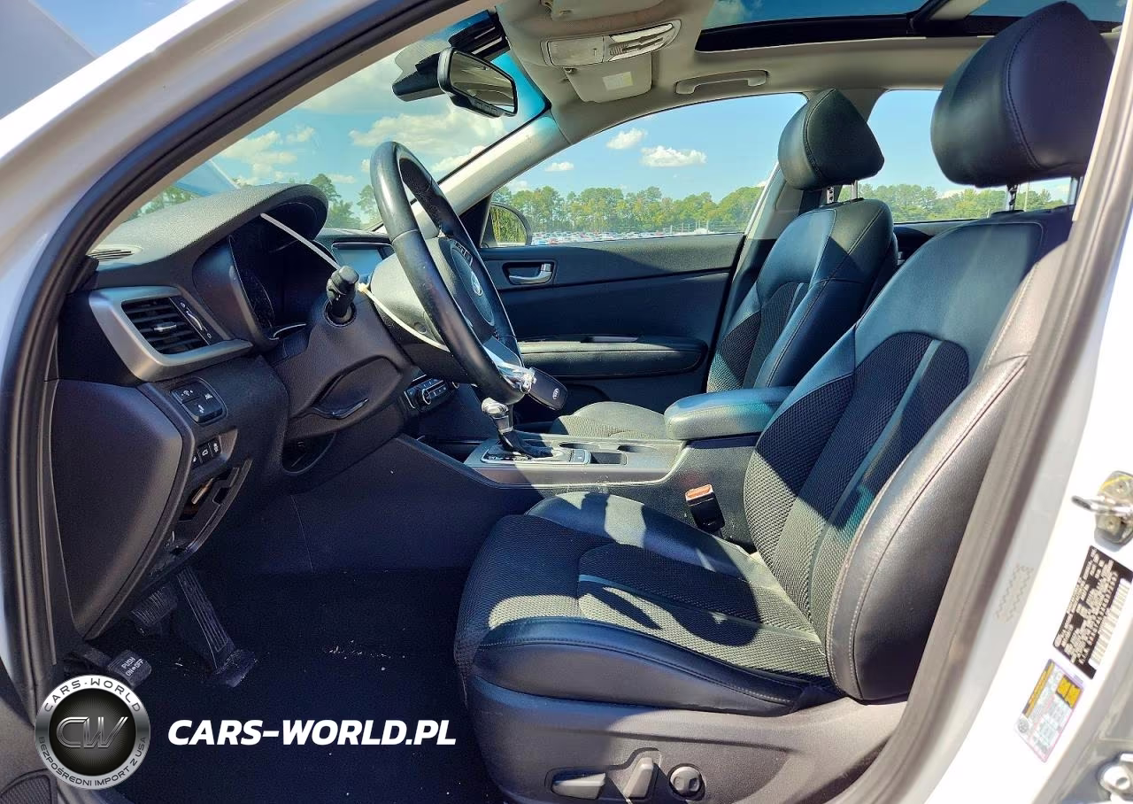 2019 Kia Optima S VIN:5XXGT4L3XKG372997 - 7