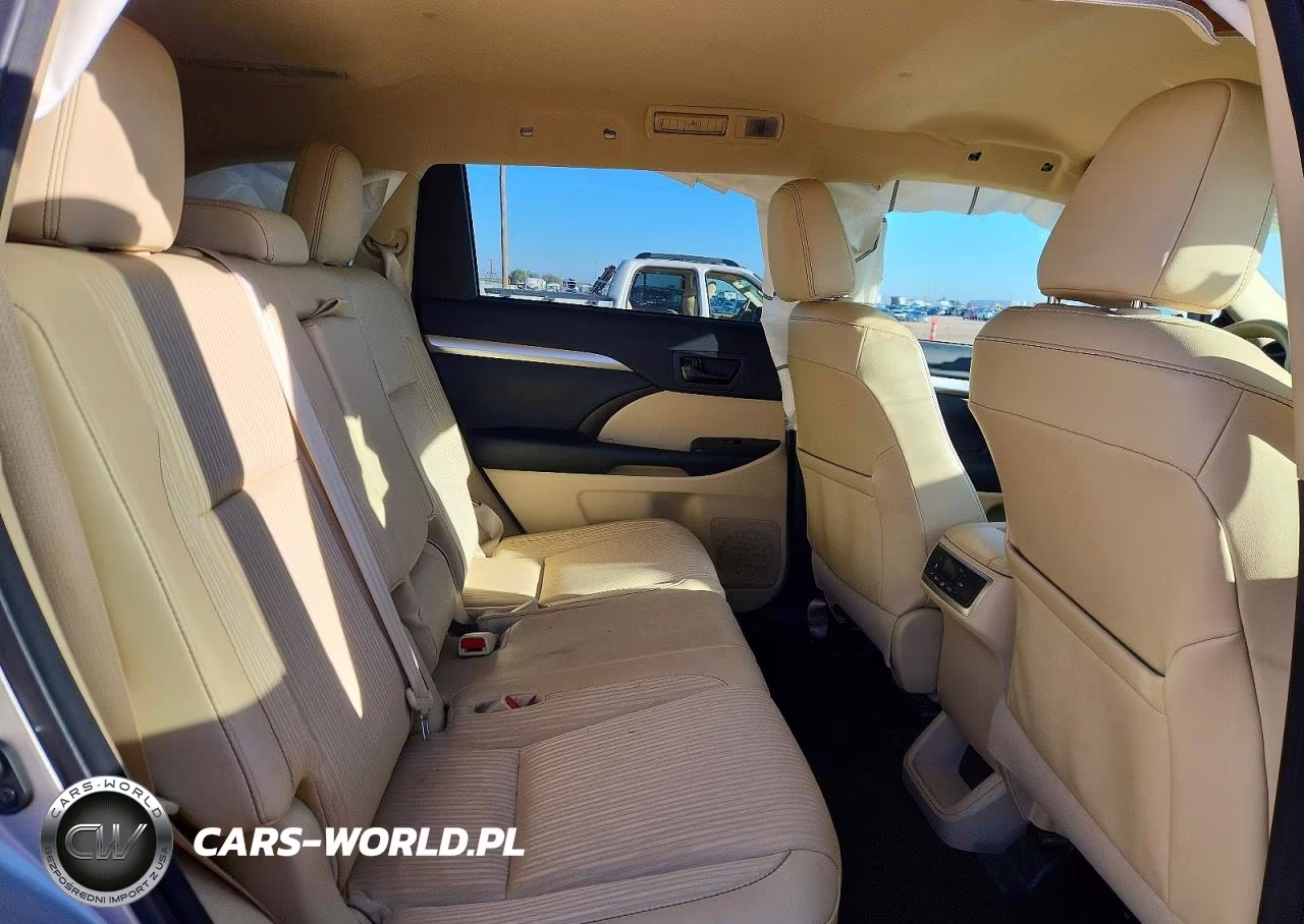 2015 Toyota Highlander Le Plus VIN:5TDBKRFH3FS109076 - 11