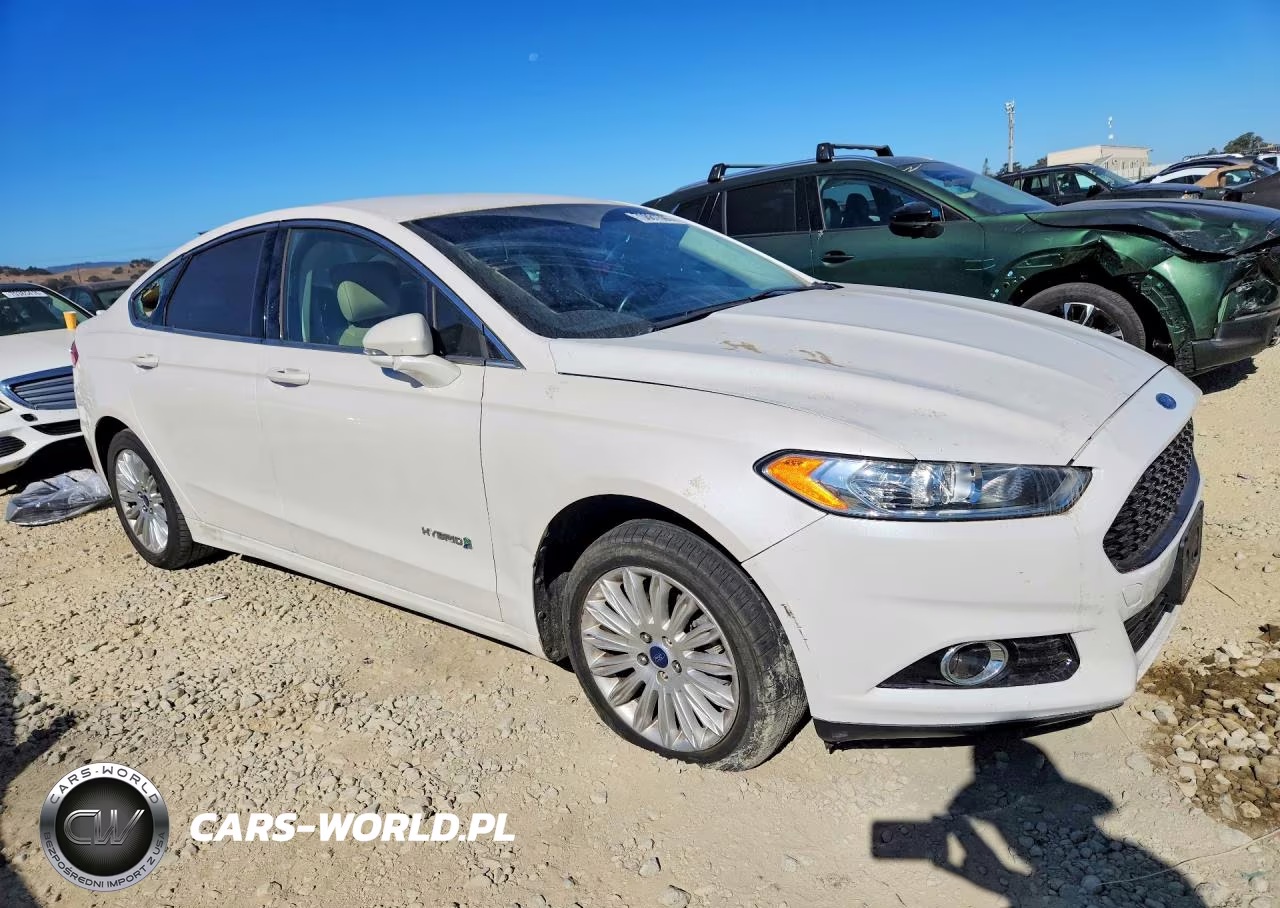 2013 Ford Fusion Se Hybrid VIN:3FA6P0LU9DR371626 - 4