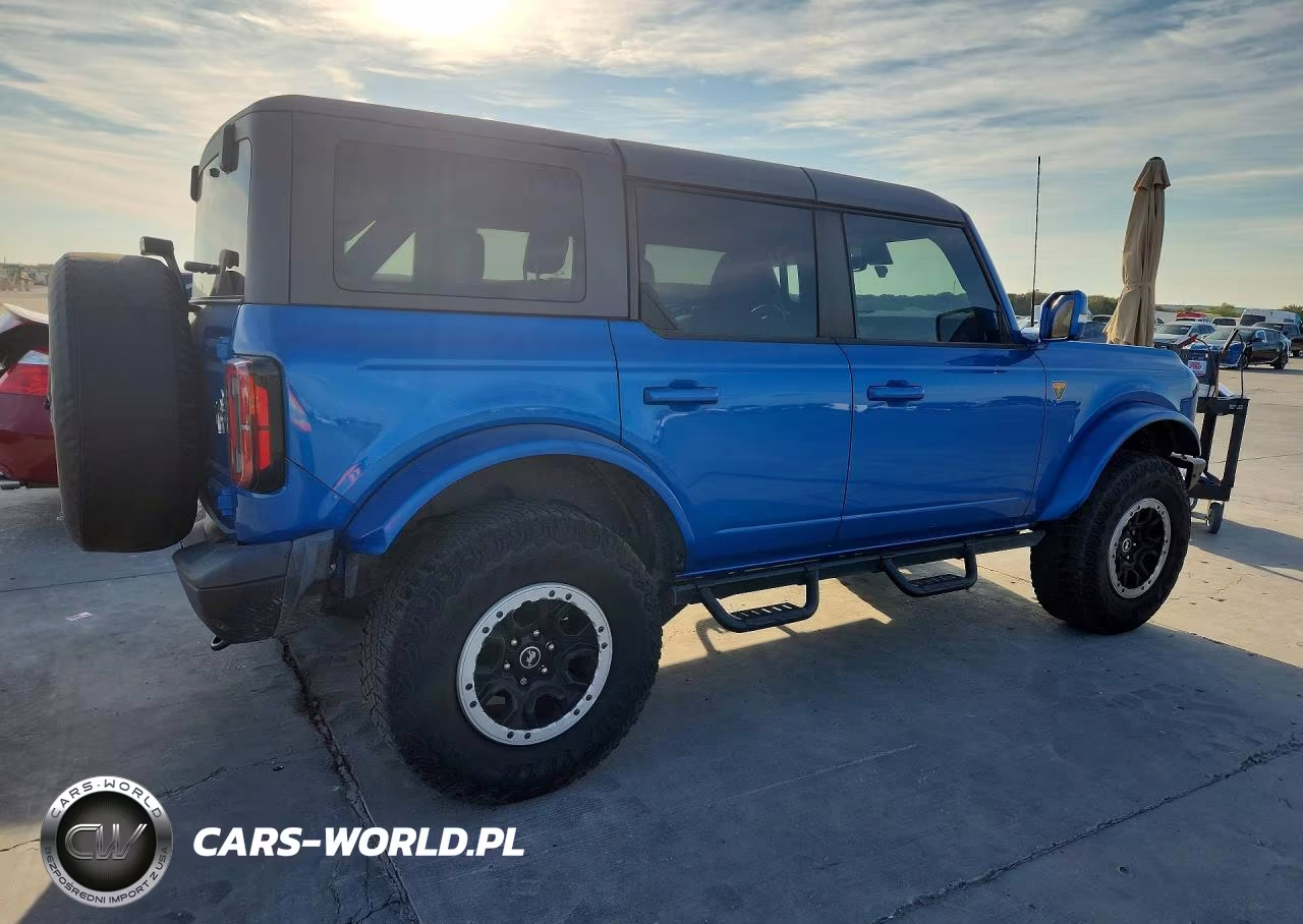 2023 Ford Bronco Base VIN:1FMEE5DP8PLB13484 - 3