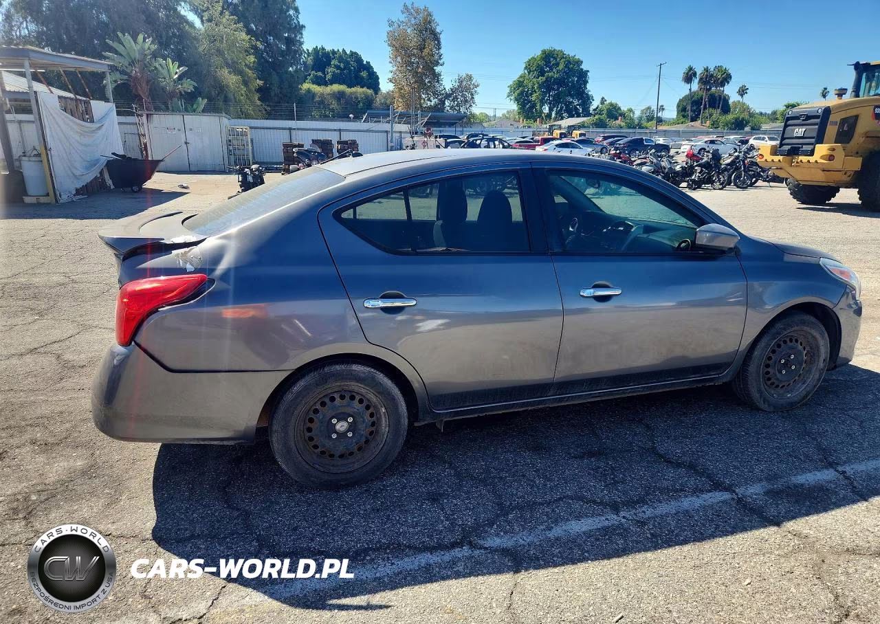2018 Nissan Versa S VIN:3N1CN7AP6JL832484 - 3