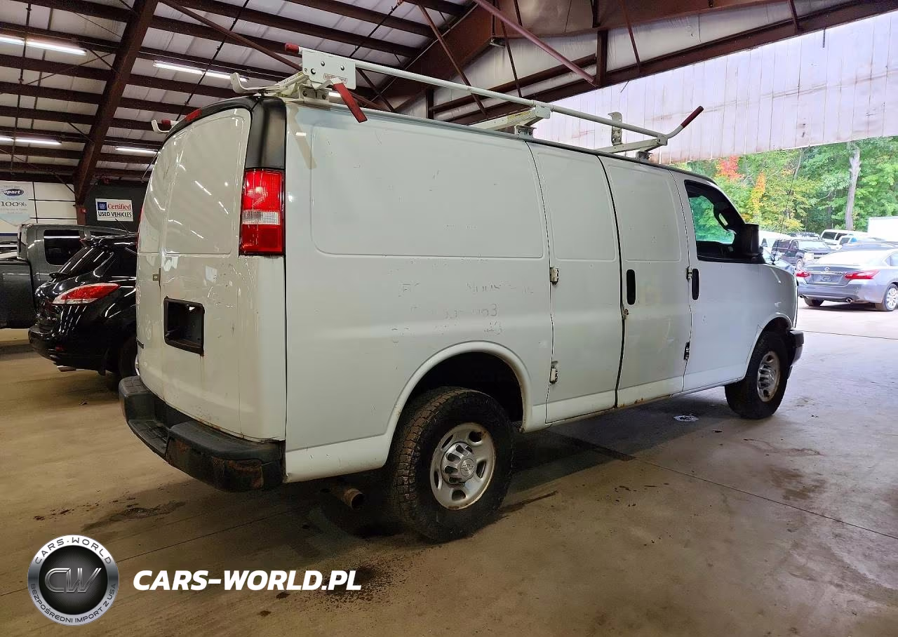 2017 Chevrolet Express G2500 VIN:1GCWGAFF3H1337078 - 3