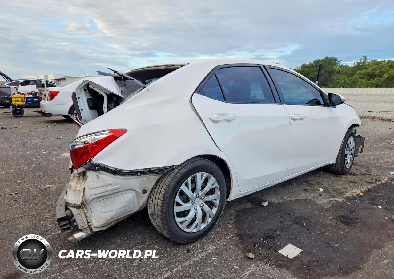 2014 Toyota Corolla S VIN:5YFBURHE7EP143638 - 3