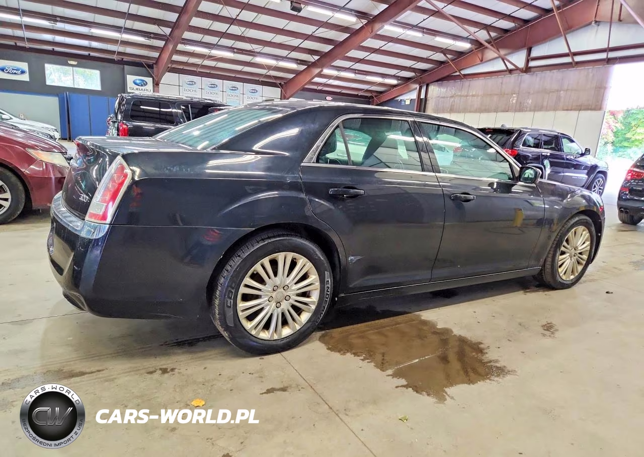 2013 Chrysler 300 VIN:2C3CCARG6DH568589 - 3