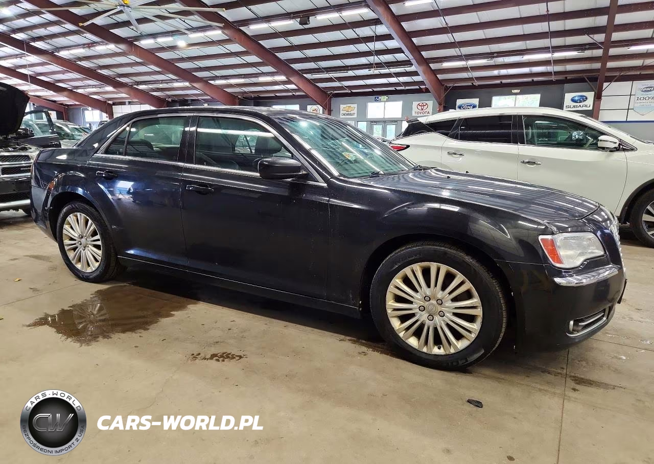 2013 Chrysler 300 VIN:2C3CCARG6DH568589 - 4