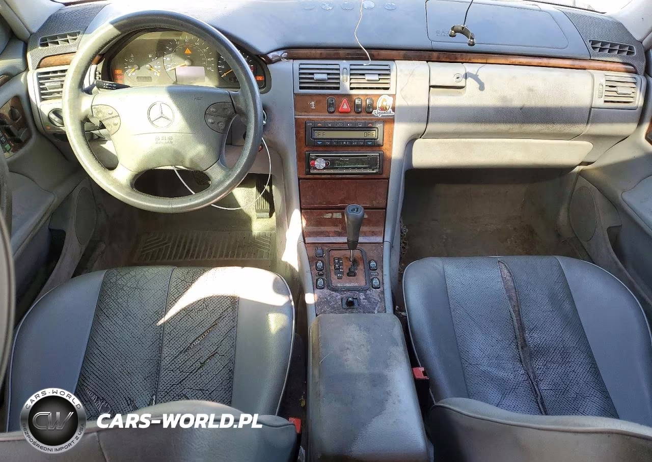 2000 Mercedes-Benz E 320 VIN:WDBJH65J5YB103740 - 8
