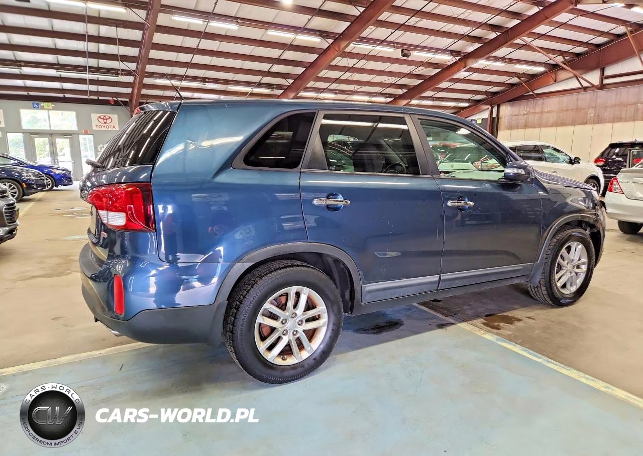 2014 Kia Sorento Lx VIN:5XYKT3A6XEG504139 - 3