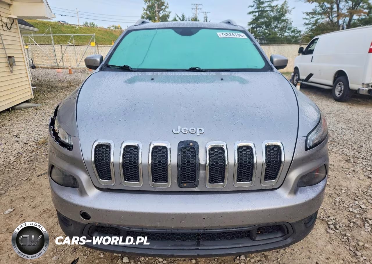 2014 Jeep Cherokee Latitude VIN:1C4PJMCB8EW270078 - 5
