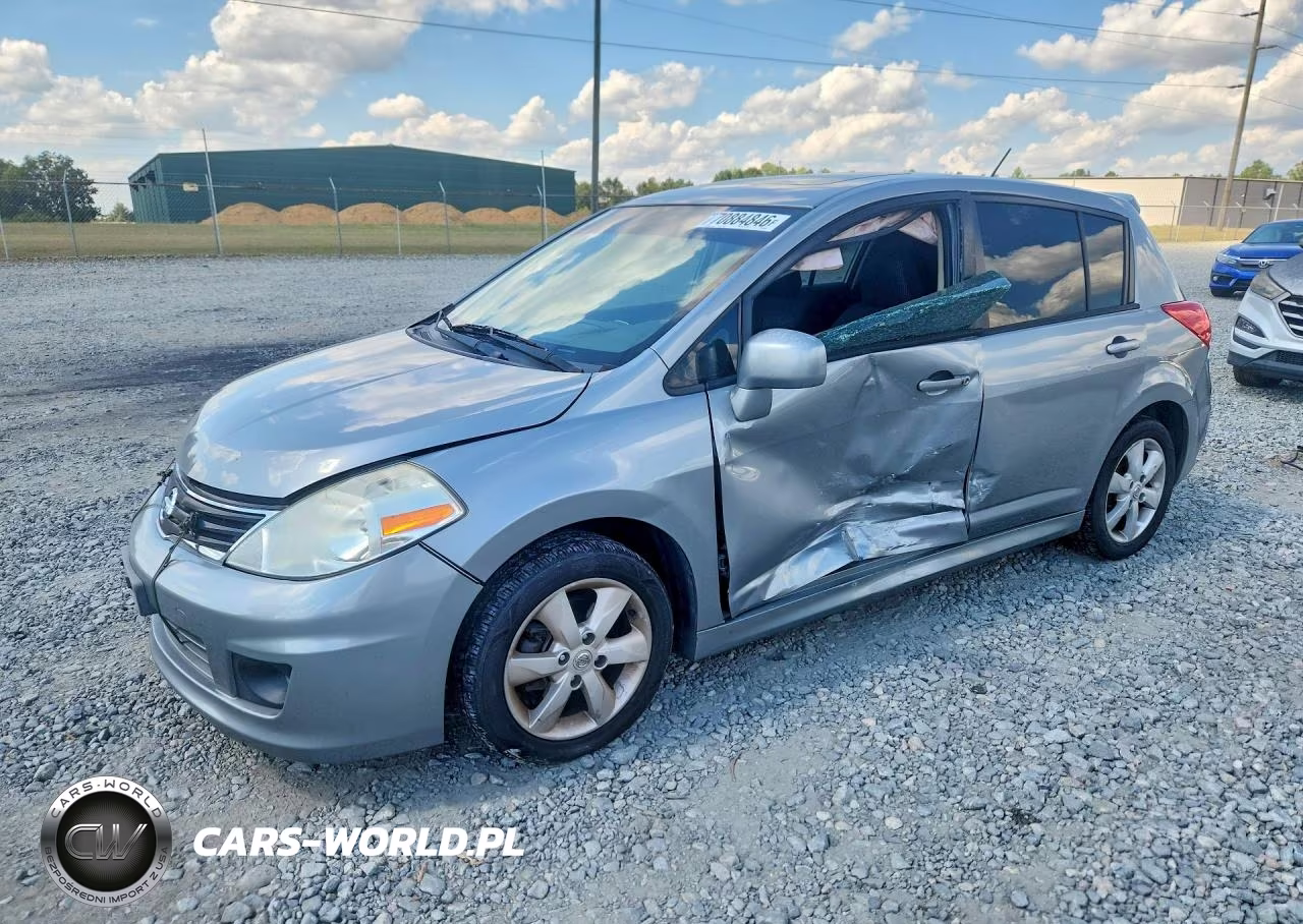 2011 Nissan Versa 1.8 S – zdjęcie 1 z 12