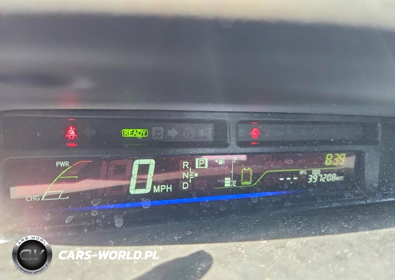 2015 Toyota Prius V Two VIN:JTDZN3EU0FJ038689 - 9