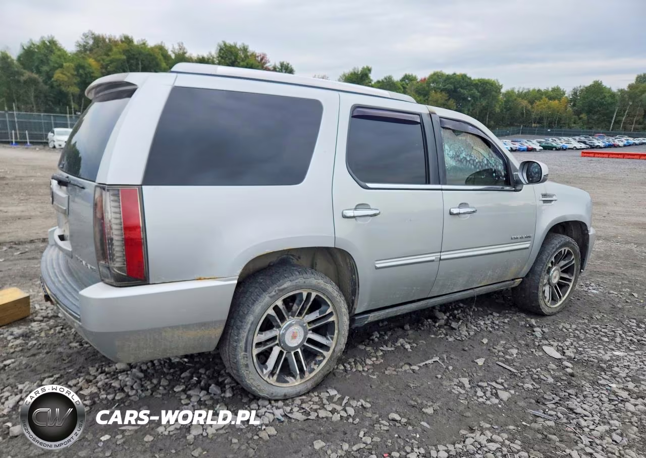 2013 Cadillac Escalade Premium VIN:1GYS4CEF4DR106586 - 3