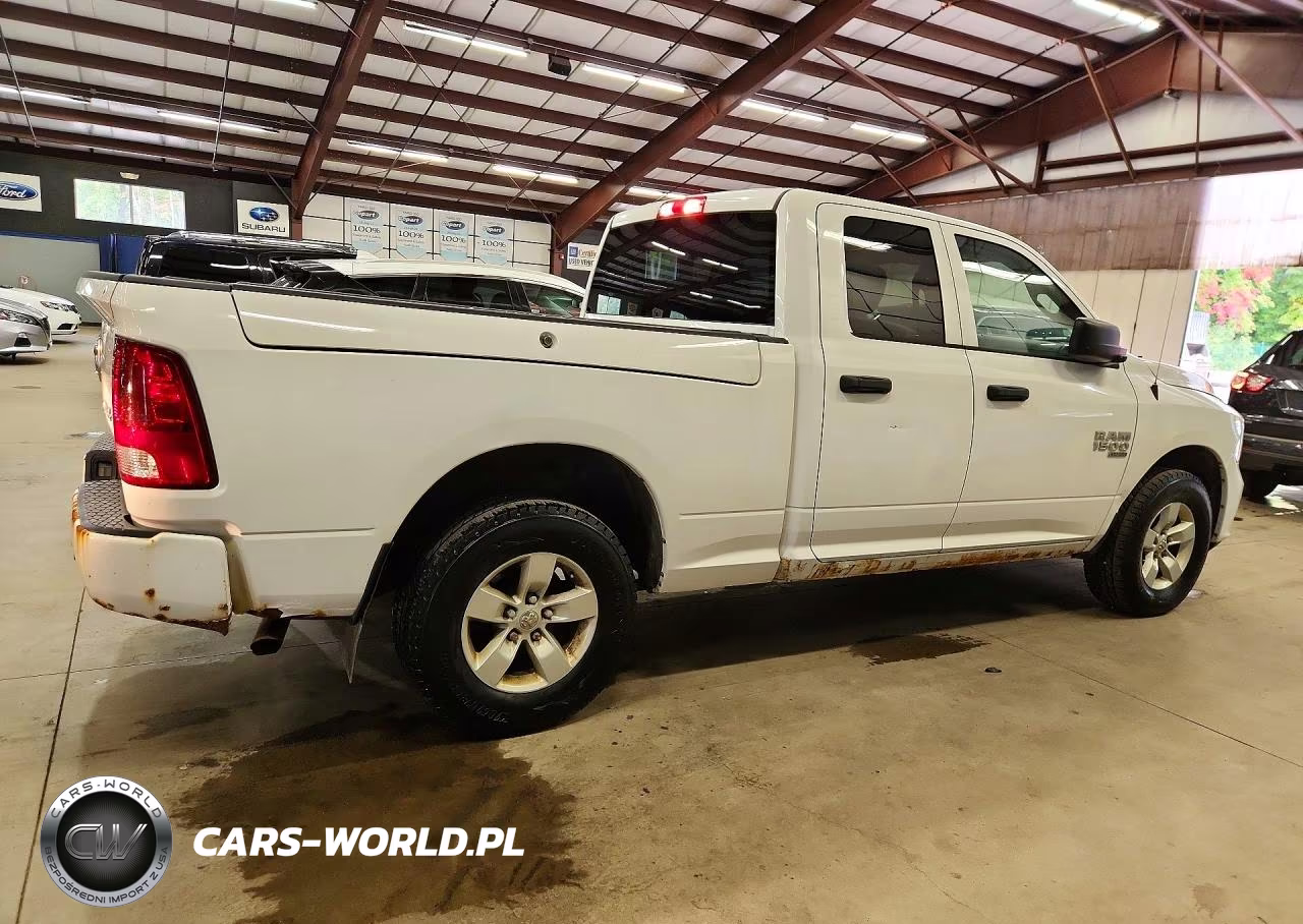 2019 Ram 1500 Classic Tradesman VIN:1C6RR7FG5KS519117 - 3