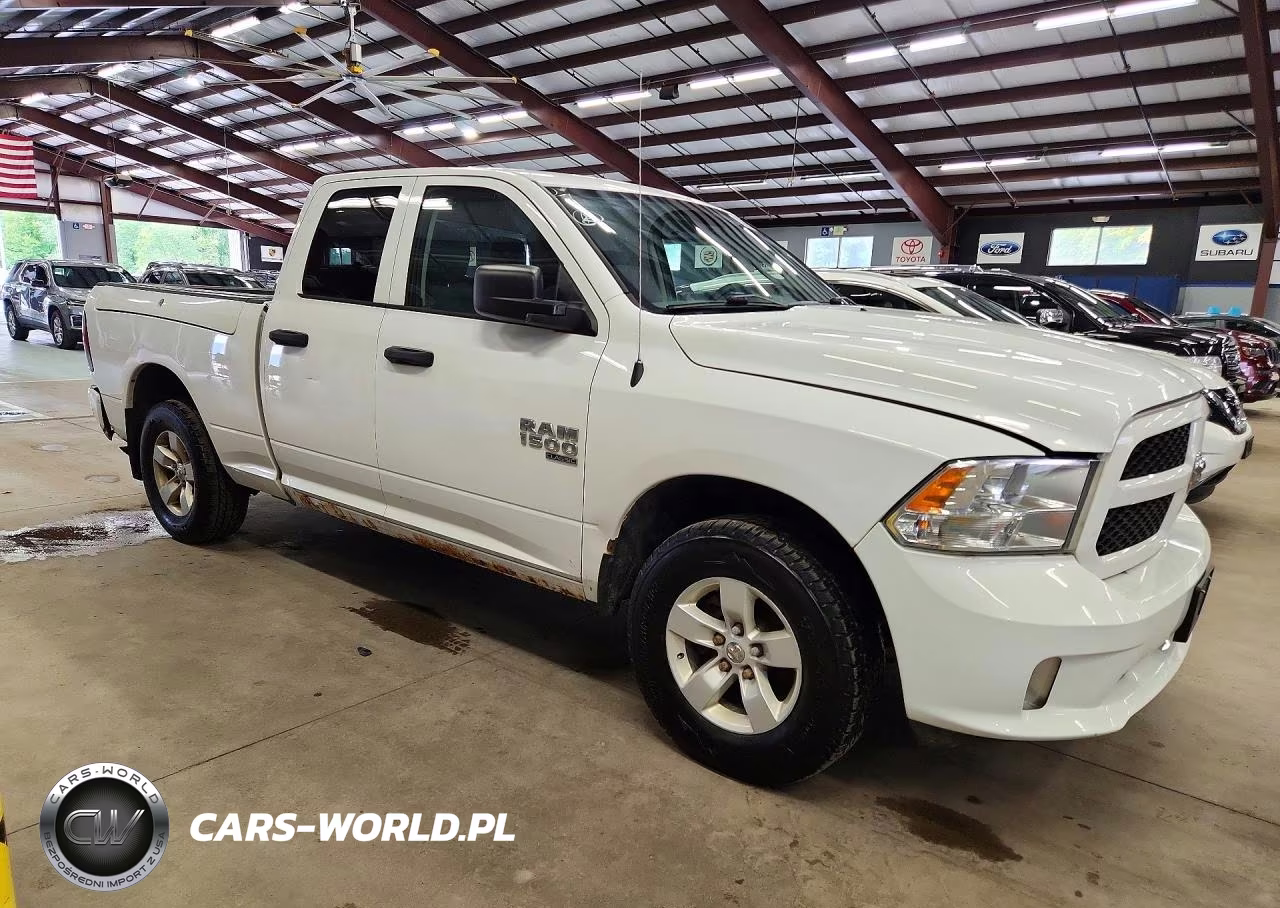 2019 Ram 1500 Classic Tradesman VIN:1C6RR7FG5KS519117 - 4