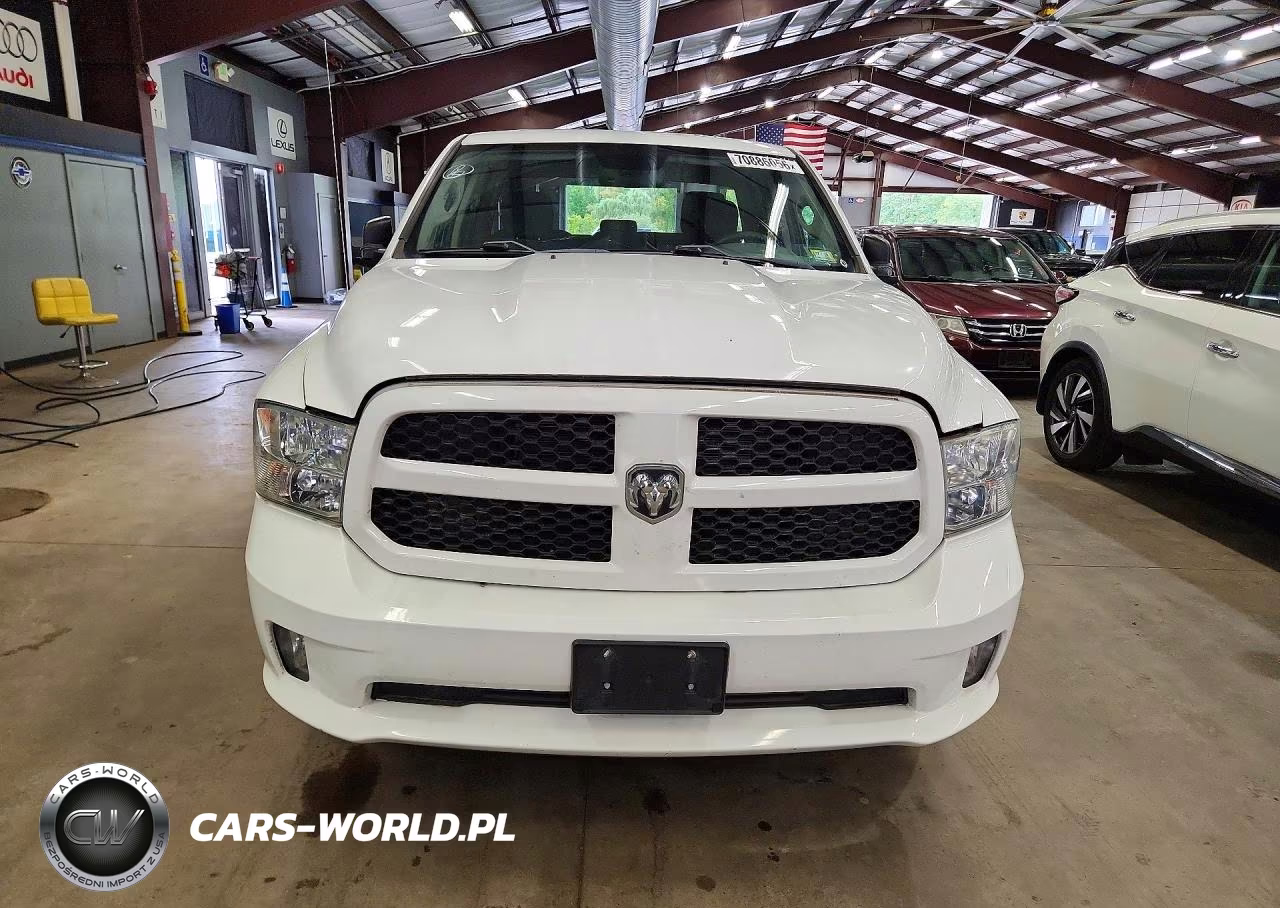2019 Ram 1500 Classic Tradesman VIN:1C6RR7FG5KS519117 - 5