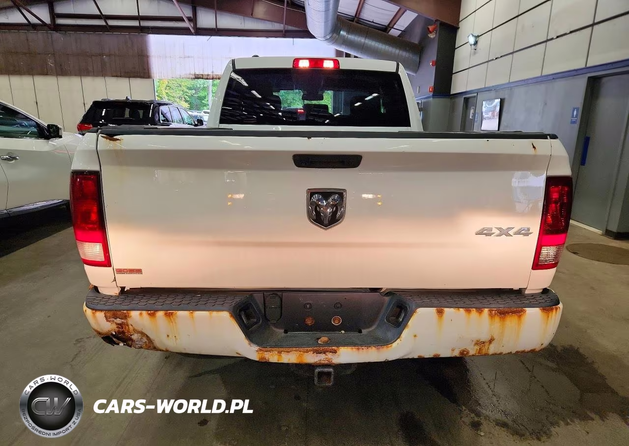 2019 Ram 1500 Classic Tradesman VIN:1C6RR7FG5KS519117 - 6