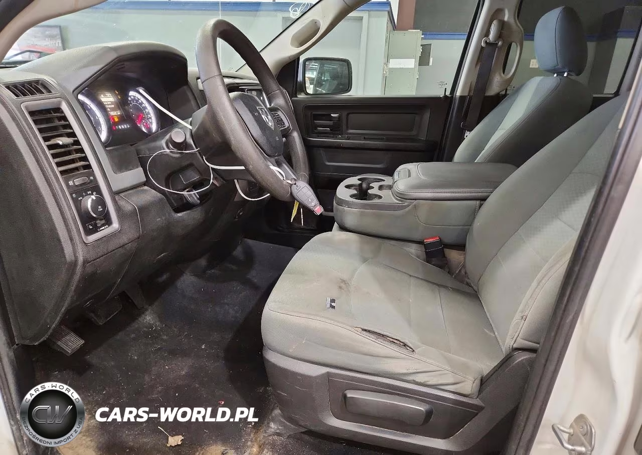 2019 Ram 1500 Classic Tradesman VIN:1C6RR7FG5KS519117 - 7