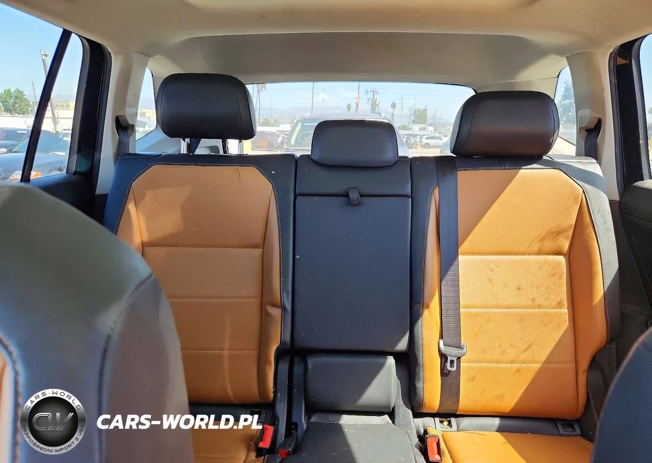 2018 Volkswagen Tiguan Se VIN:3VV2B7AX7JM162943 - 10