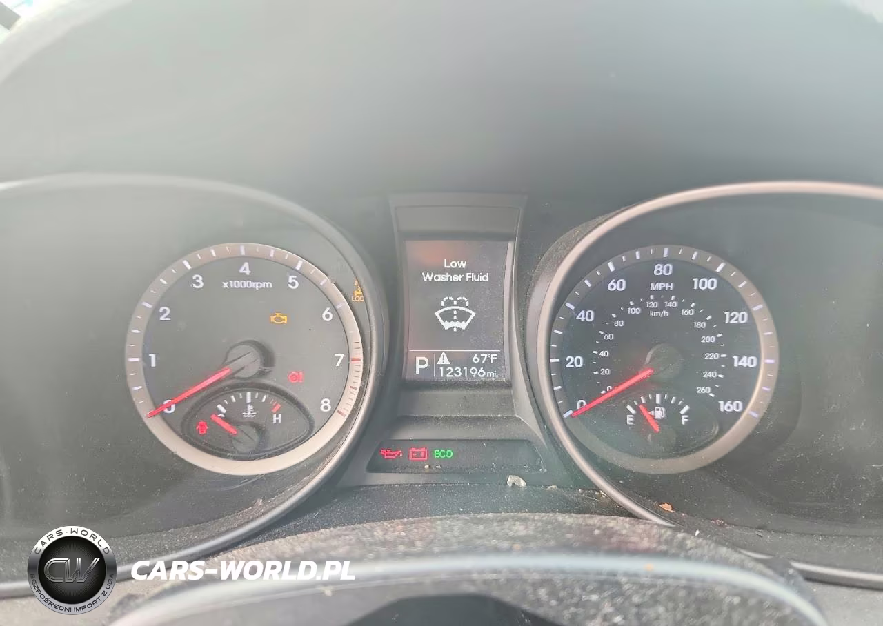 2016 Hyundai Santa Fe Sport 2.4L VIN:5XYZUDLB9GG357441 - 9
