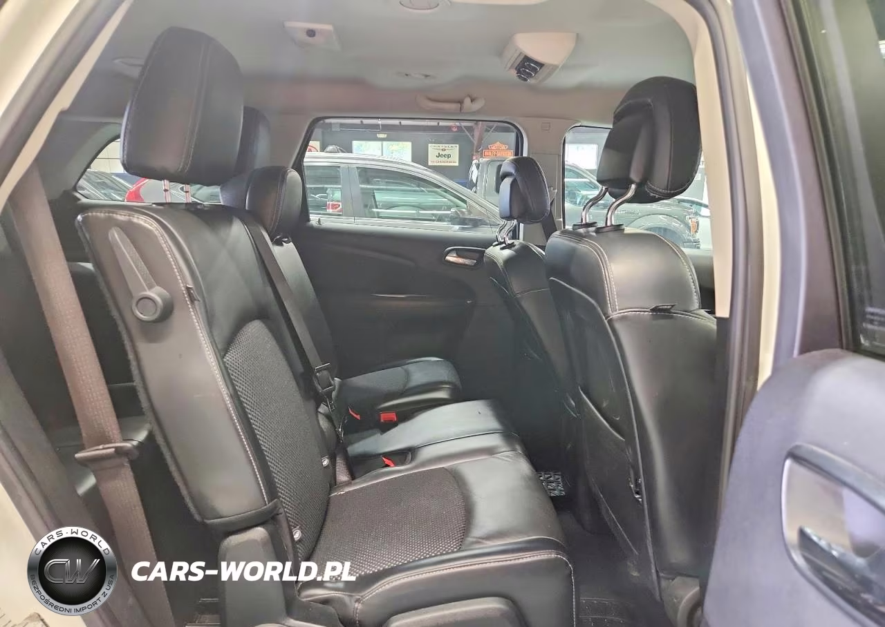 2018 Dodge Journey Crossroad VIN:3C4PDCGG0JT378587 - 11