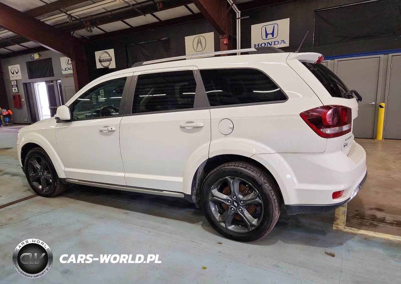 2018 Dodge Journey Crossroad VIN:3C4PDCGG0JT378587 - 2