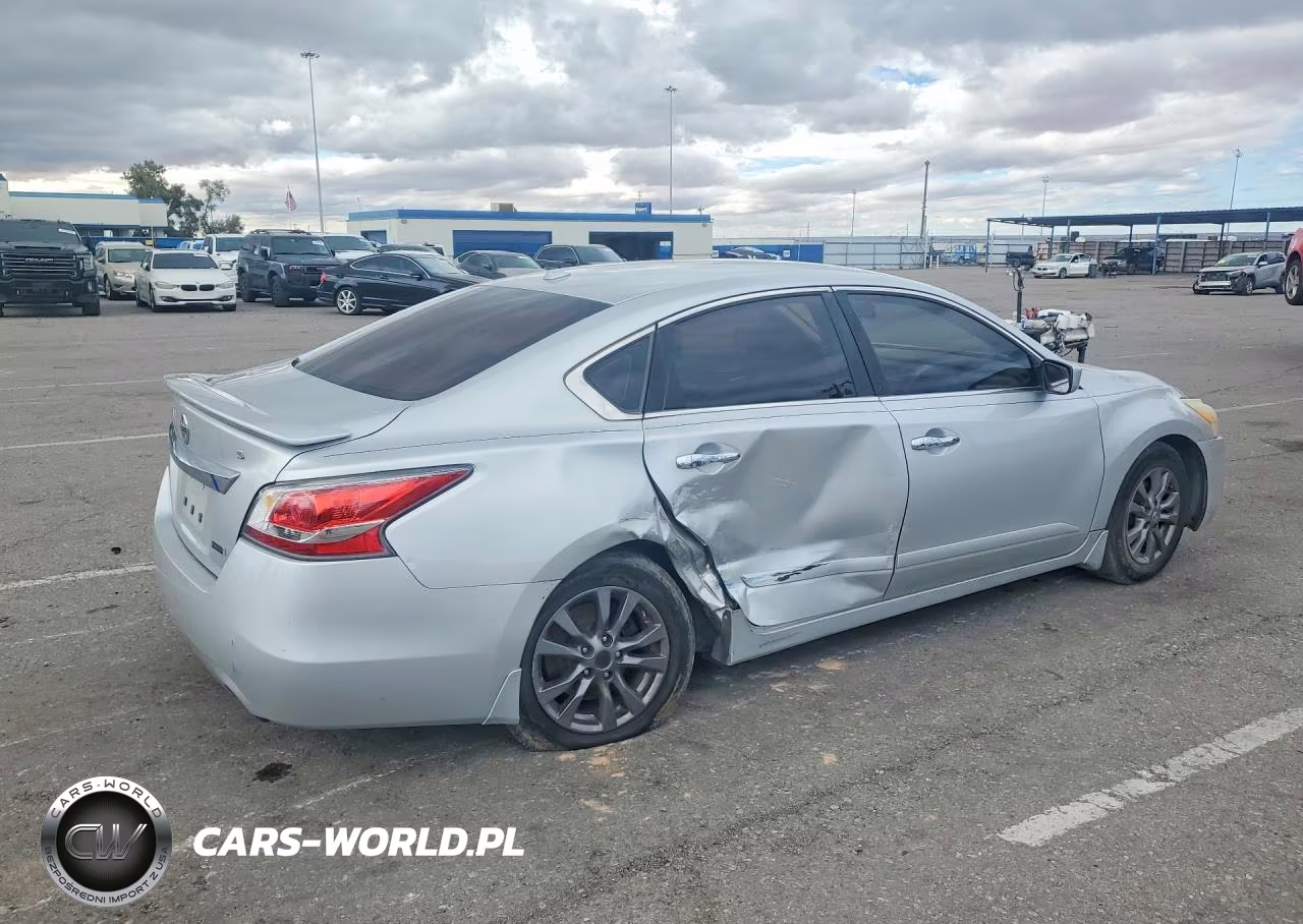 2015 Nissan Altima 2.5 S VIN:1N4AL3AP3FC477947 - 3