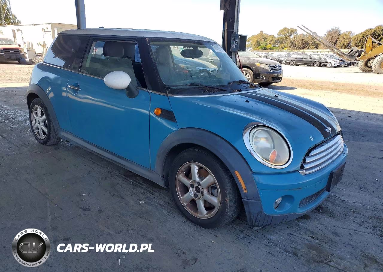 2008 Mini Cooper VIN:WMWMF33578TU67805 - 4
