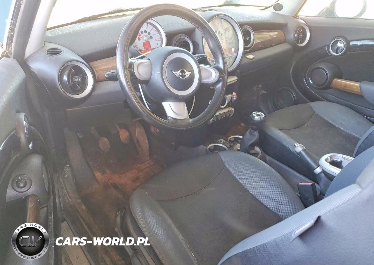 2008 Mini Cooper VIN:WMWMF33578TU67805 - 8